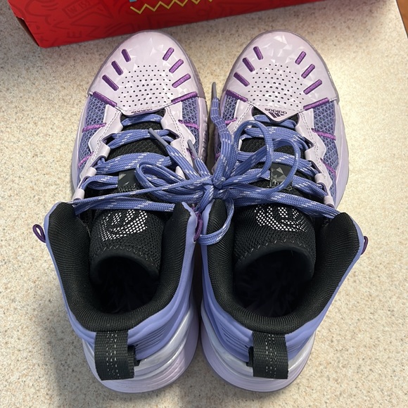 Adidas shoes - Picture 3 of 3